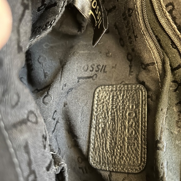 😍🌻 FOSSIL Leather Messenger Crossbody Bag Black Turn Lock Lined - Picture 5 of 8